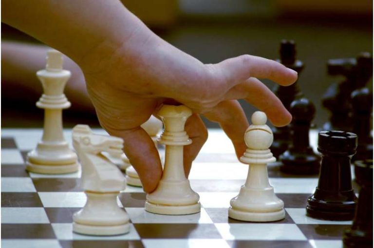 Teaching children to play chess found to decrease risk aversion