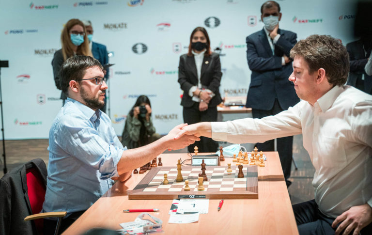 2021 World Blitz Championship: Magnus loses 3 games, Aronian is a half point ahead